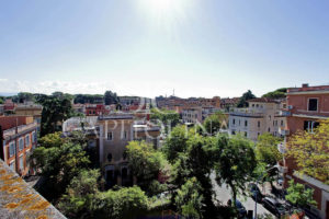 PARIOLI - VIA T. SALVINI: VILLINO D'EPOCA