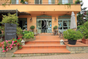 San Casciano dei Bagni (Siena) – via Roma: splendido hotel