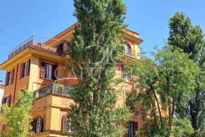 Prati - viale Carso: splendido appartamento